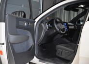 Volvo EX40 12