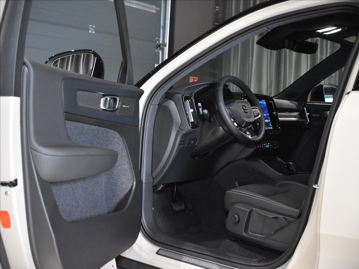 Volvo EX40