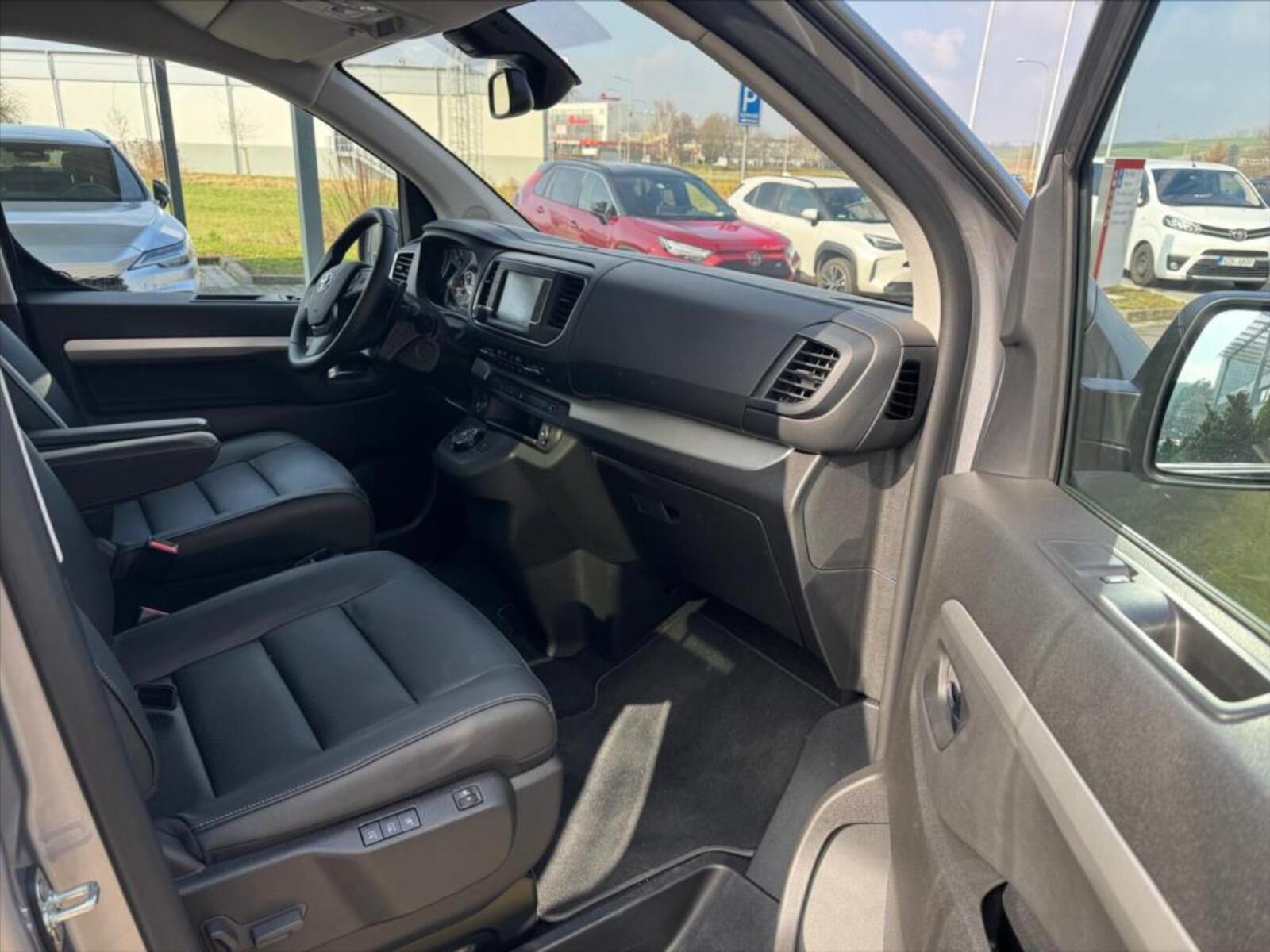 Toyota ProAce 13