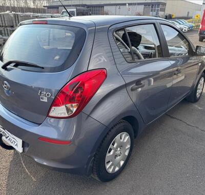 Hyundai i20 9