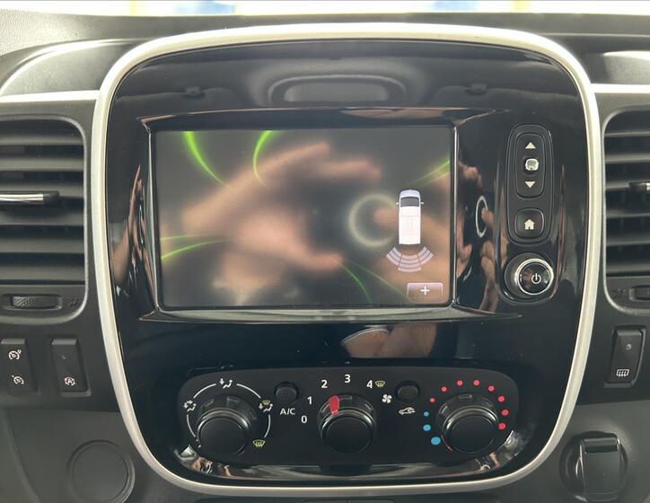 Renault Trafic 16