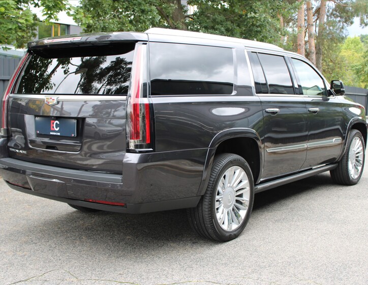 Cadillac Escalade 6