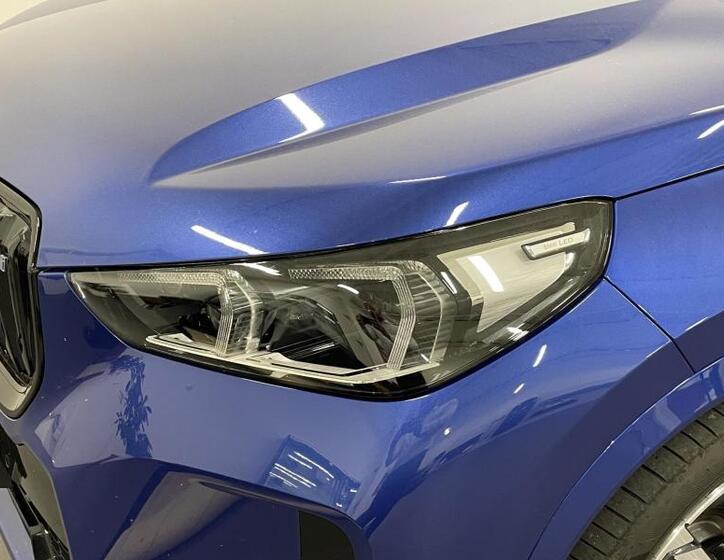 BMW iX1 5