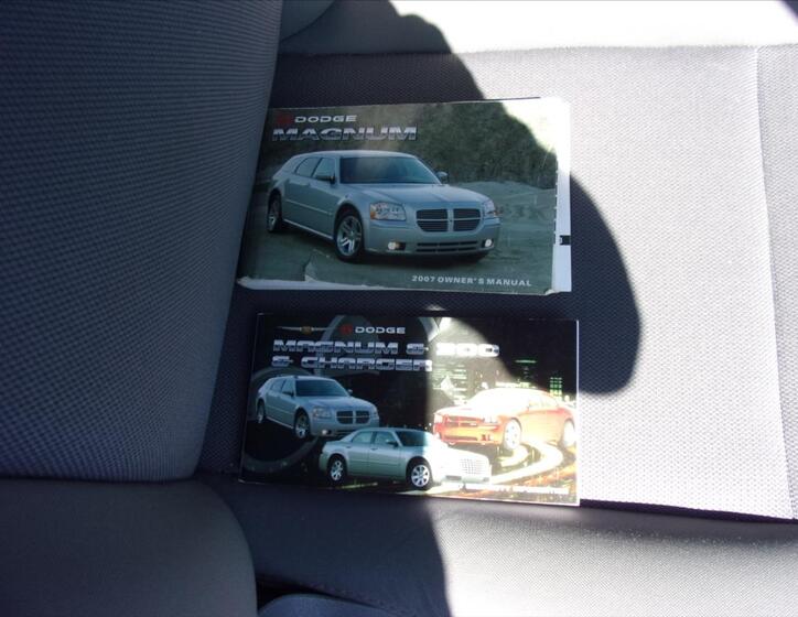 Dodge Magnum 9
