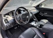 Jaguar E-Pace 8