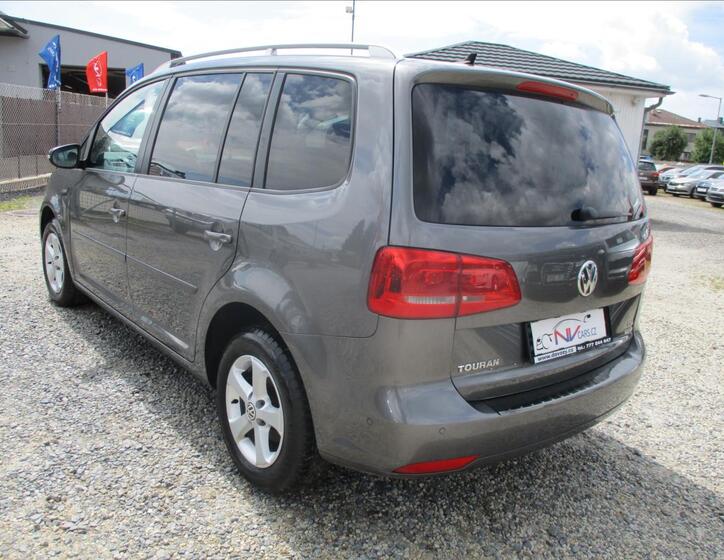Volkswagen Touran 5