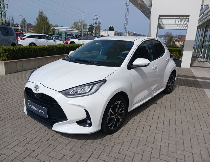Toyota Yaris 1