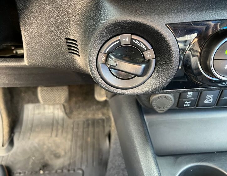 Toyota Hilux 27