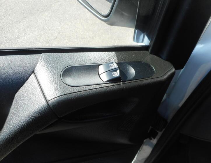 Mercedes-Benz Vito 10