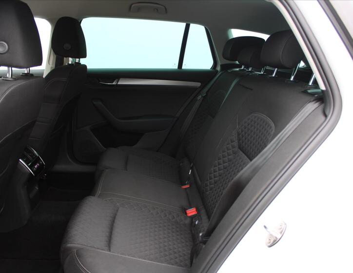 Škoda Superb 11
