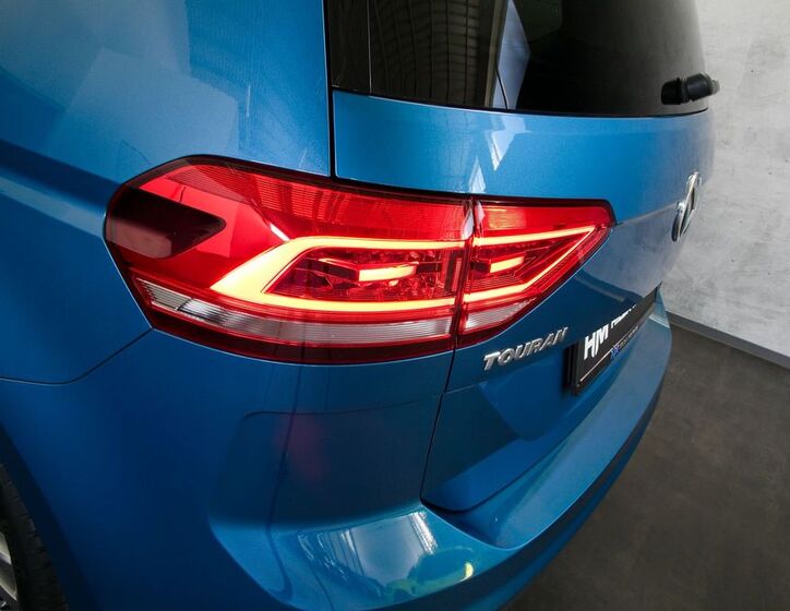 Volkswagen Touran 8