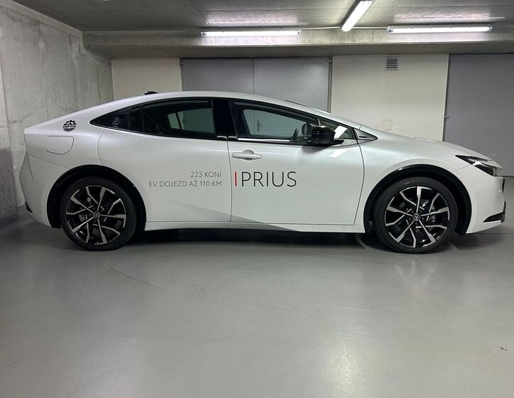 Toyota Prius 4