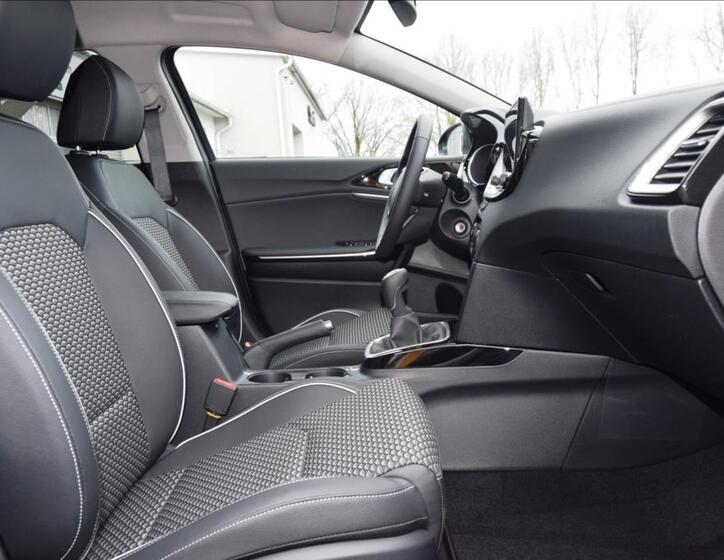 KIA XCeed 4