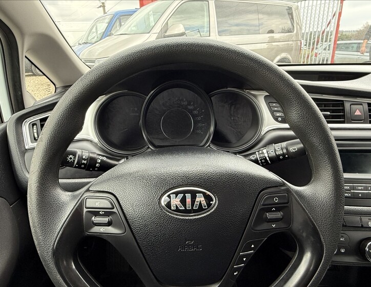 KIA Ceed 11