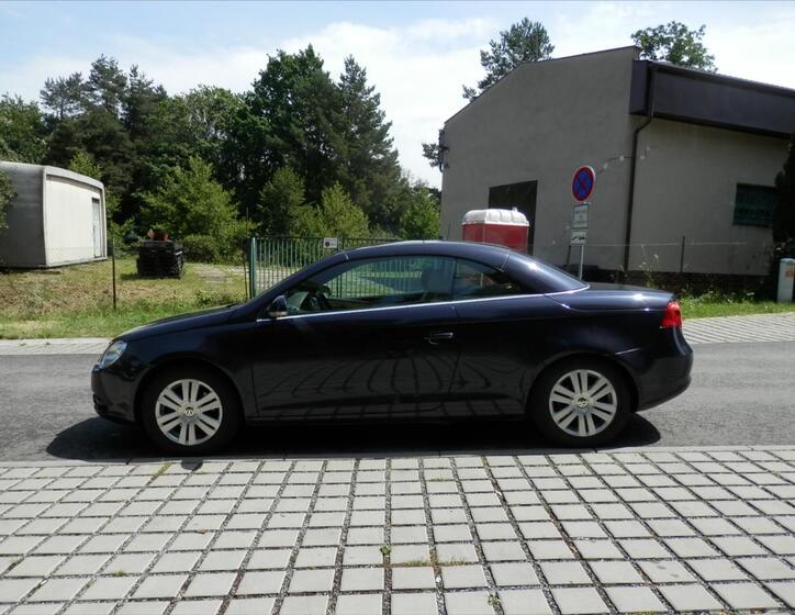 Volkswagen EOS 8