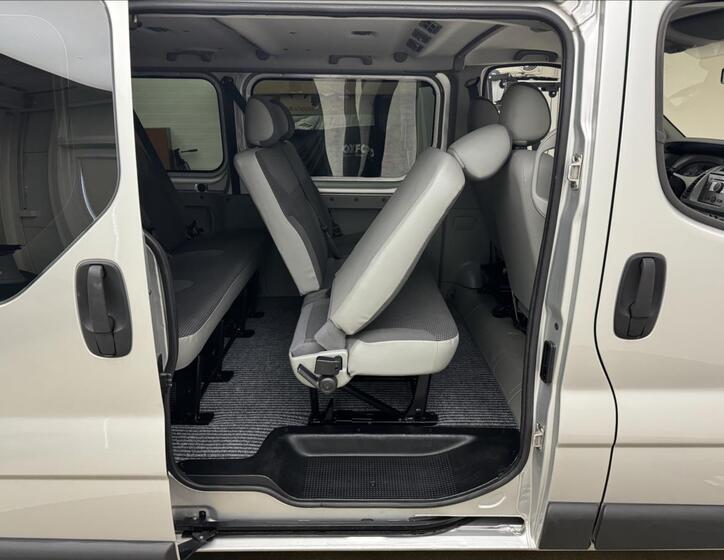 Opel Vivaro 21