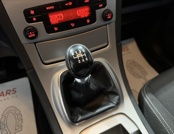 Ford Galaxy 14