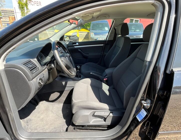 Volkswagen Golf 12