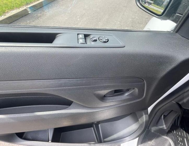Toyota ProAce 13