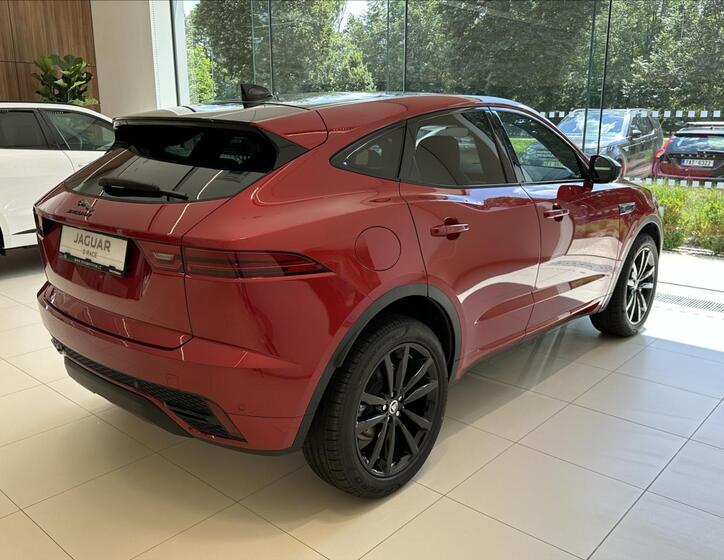 Jaguar E-Pace 4