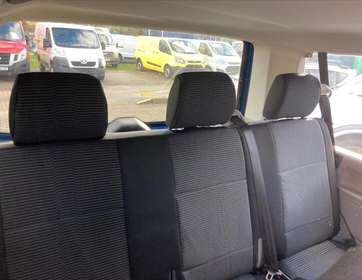Volkswagen Caravelle 33