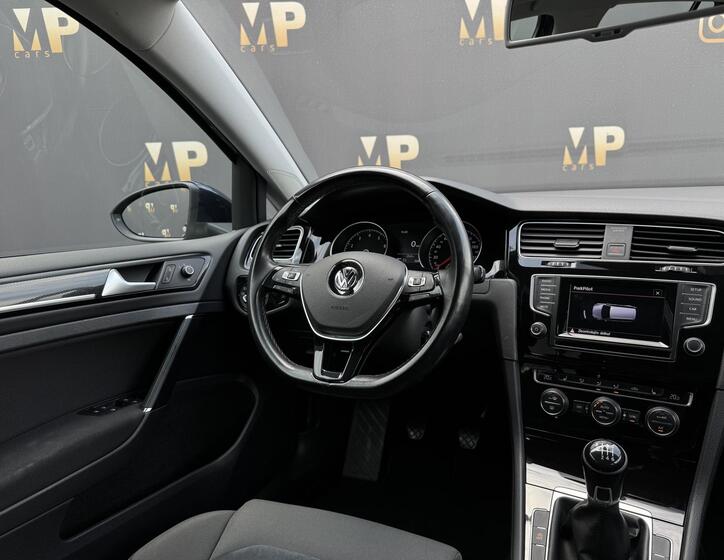 Volkswagen Golf 17