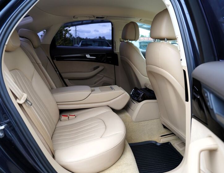 Audi A8 27