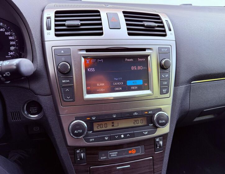Toyota Avensis 16