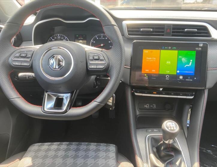 MG ZS 3