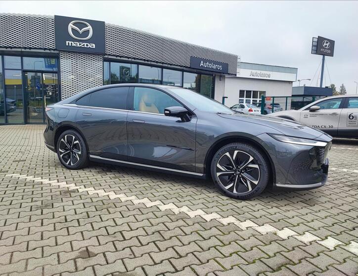 Mazda 6e 9