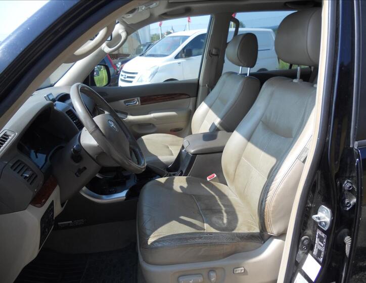 Toyota Land Cruiser 12