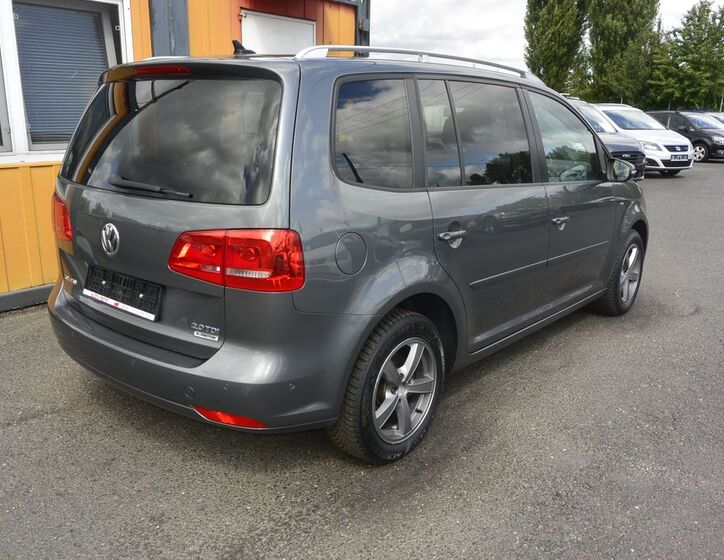 Volkswagen Touran 5
