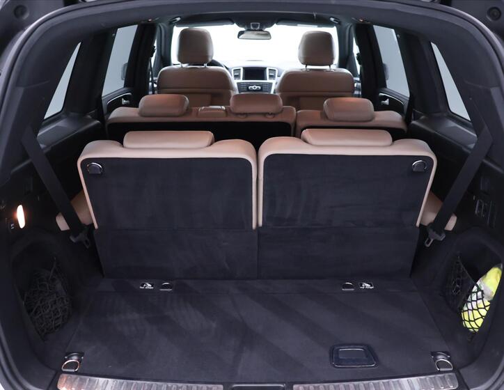 Mercedes-Benz GL 10