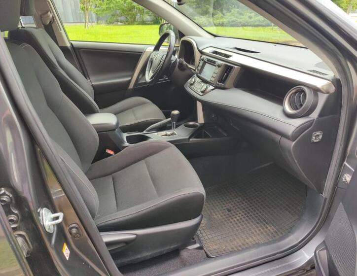 Toyota RAV4 24
