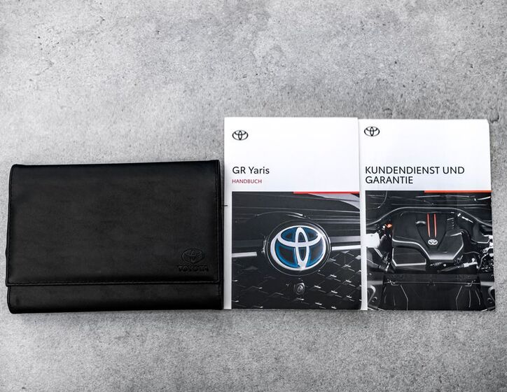 Toyota Yaris 24