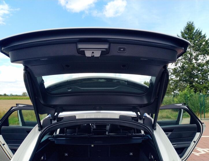 Jaguar XF 8