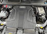 Audi Q7 8