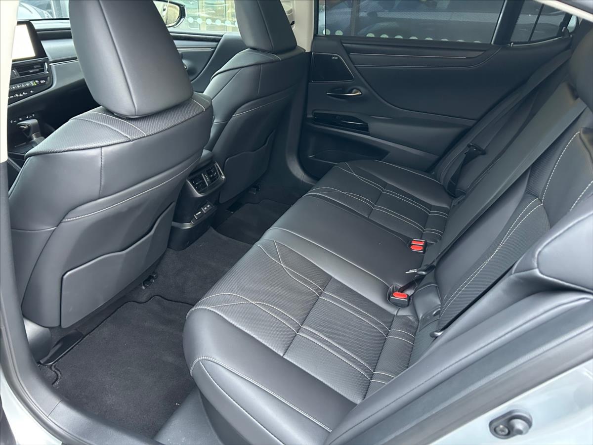 Lexus ES 300h