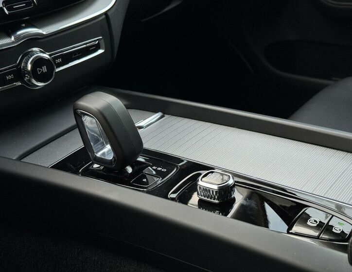 Volvo XC60 30