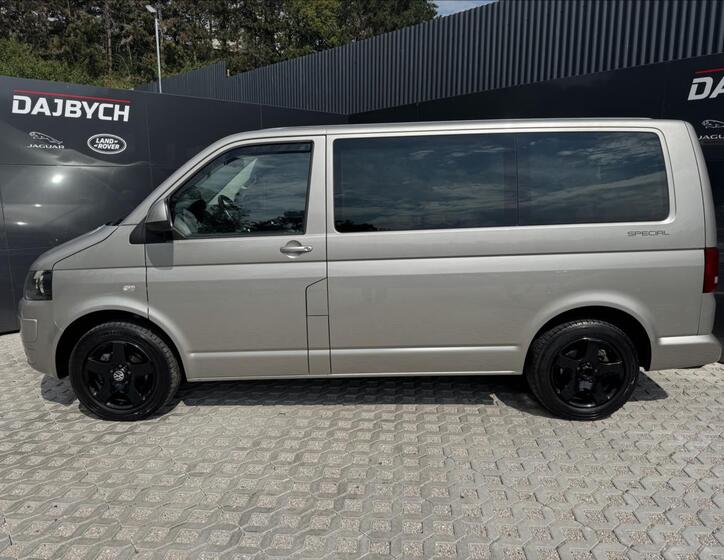 Volkswagen Multivan 5