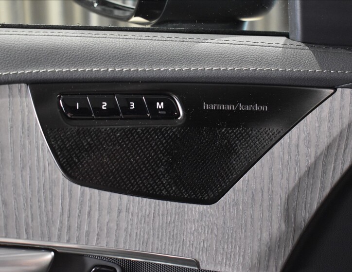 Volvo XC90 10