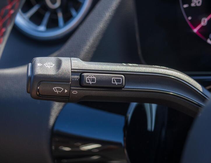 Mercedes-Benz GLA 27