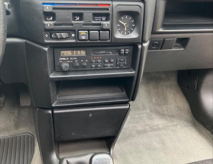 Opel Calibra 13