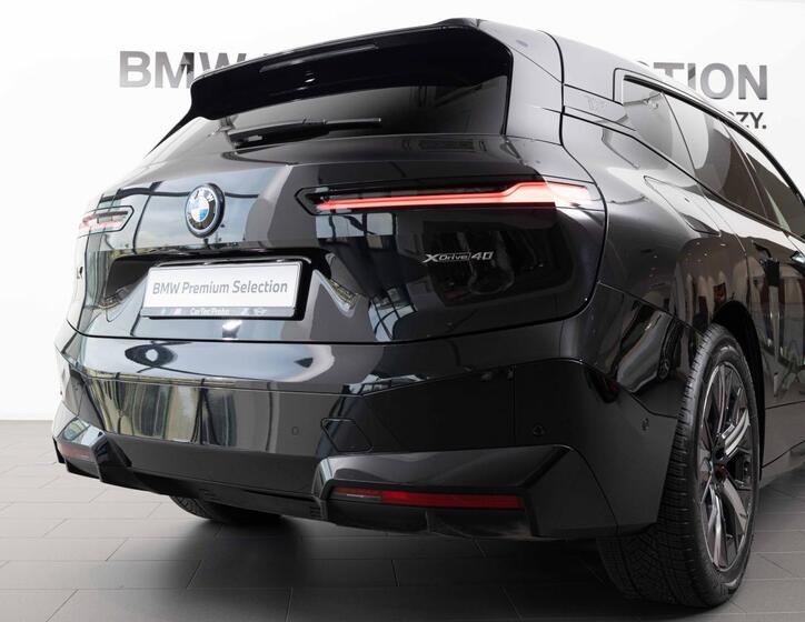 BMW iX 10