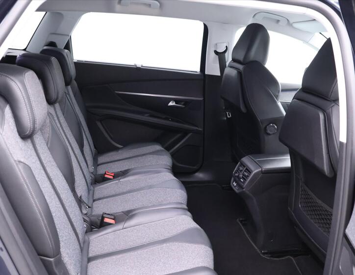 Peugeot 5008 15