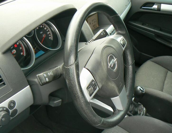 Opel Astra 10