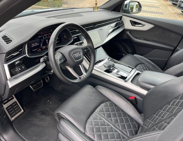 Audi SQ8 14