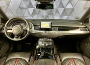 Audi A8 10