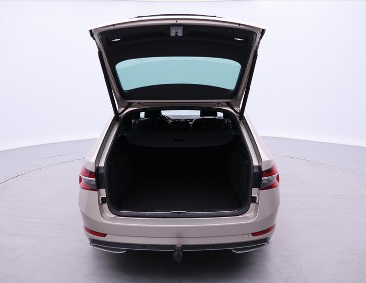 Škoda Superb 9
