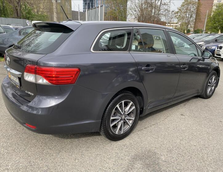 Toyota Avensis 15
